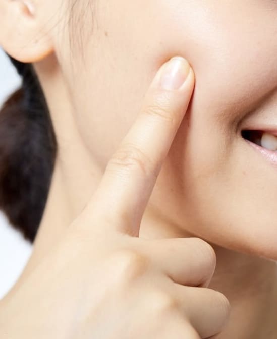 ÉLASTINE ET FERMETÉ : POURQUOI LA PEAU PERD SON REBOND ET COMMENT Y RÉPONDRE